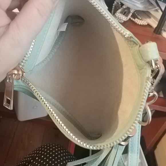 SALE 💜 Pastel Green Pyramid Wristlet Bag - Picture 5 of 8